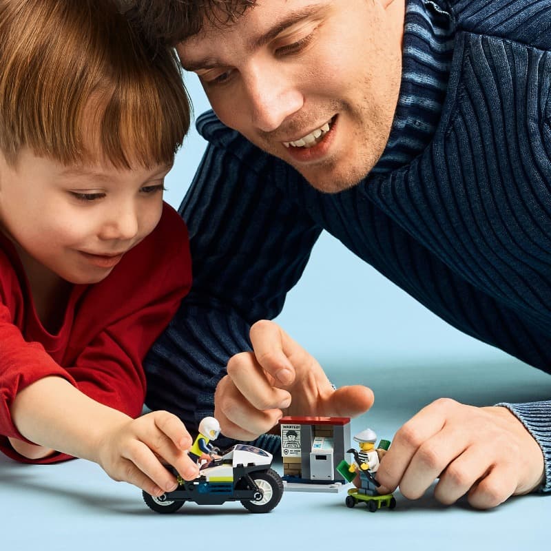 Lego Police Motorcycle Chase 60455 thumbnail 3